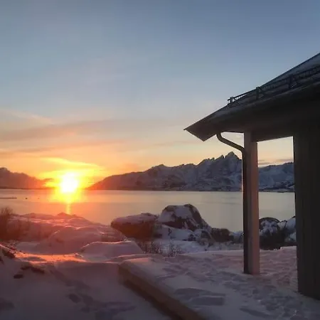 Private Newly Built Waterfront Cabin In Lofoten Leknes