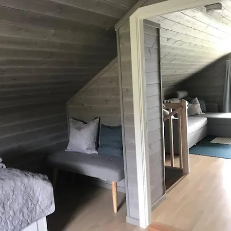 Private Newly Built Waterfront Cabin In Lofoten Tatil Evi