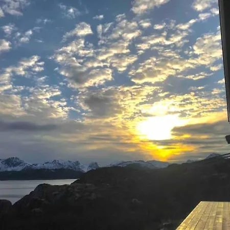 Private Newly Built Waterfront Cabin In Lofoten